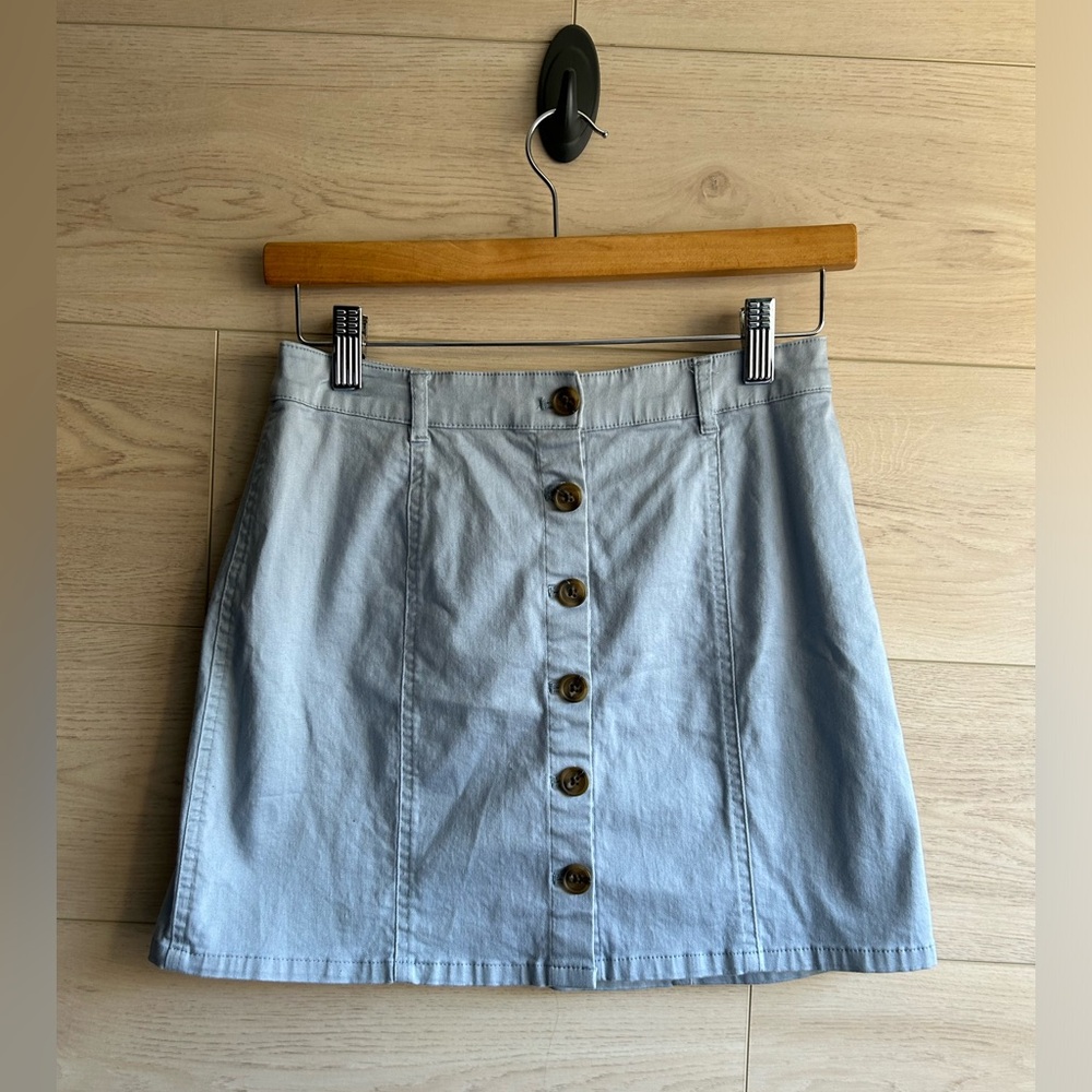 Forever 21 Buttoned Denim Skirt - Picture 3 of 6